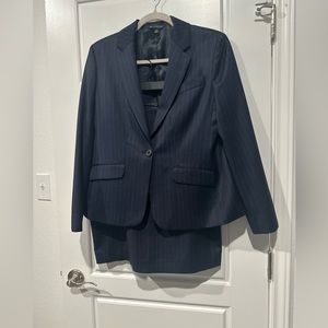 Brooks Brothers skirt suit  Coat is 14P  skirt is 12P